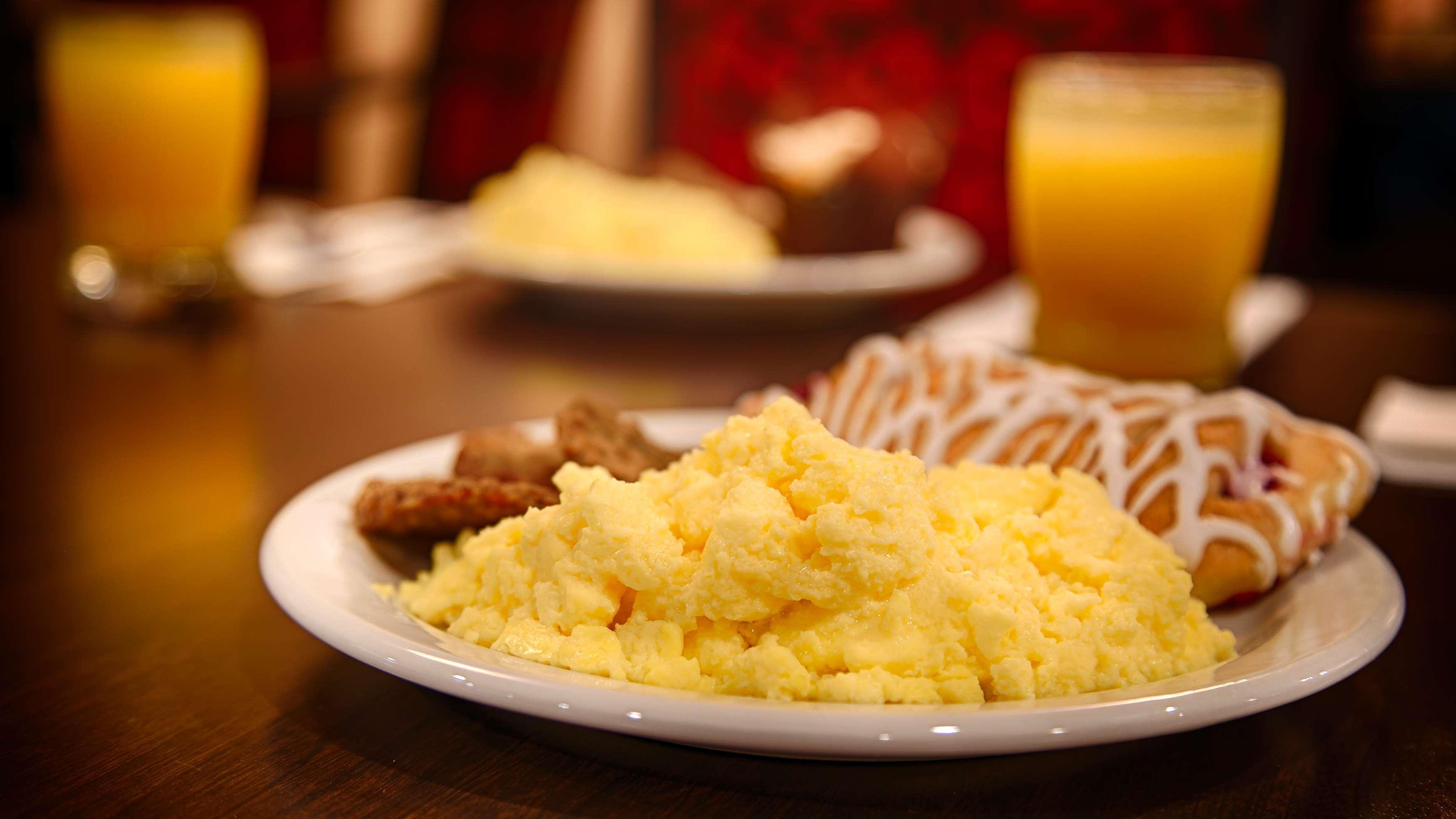 Best Western Plus Lacombe Inn And Suites Ngoại thất bức ảnh