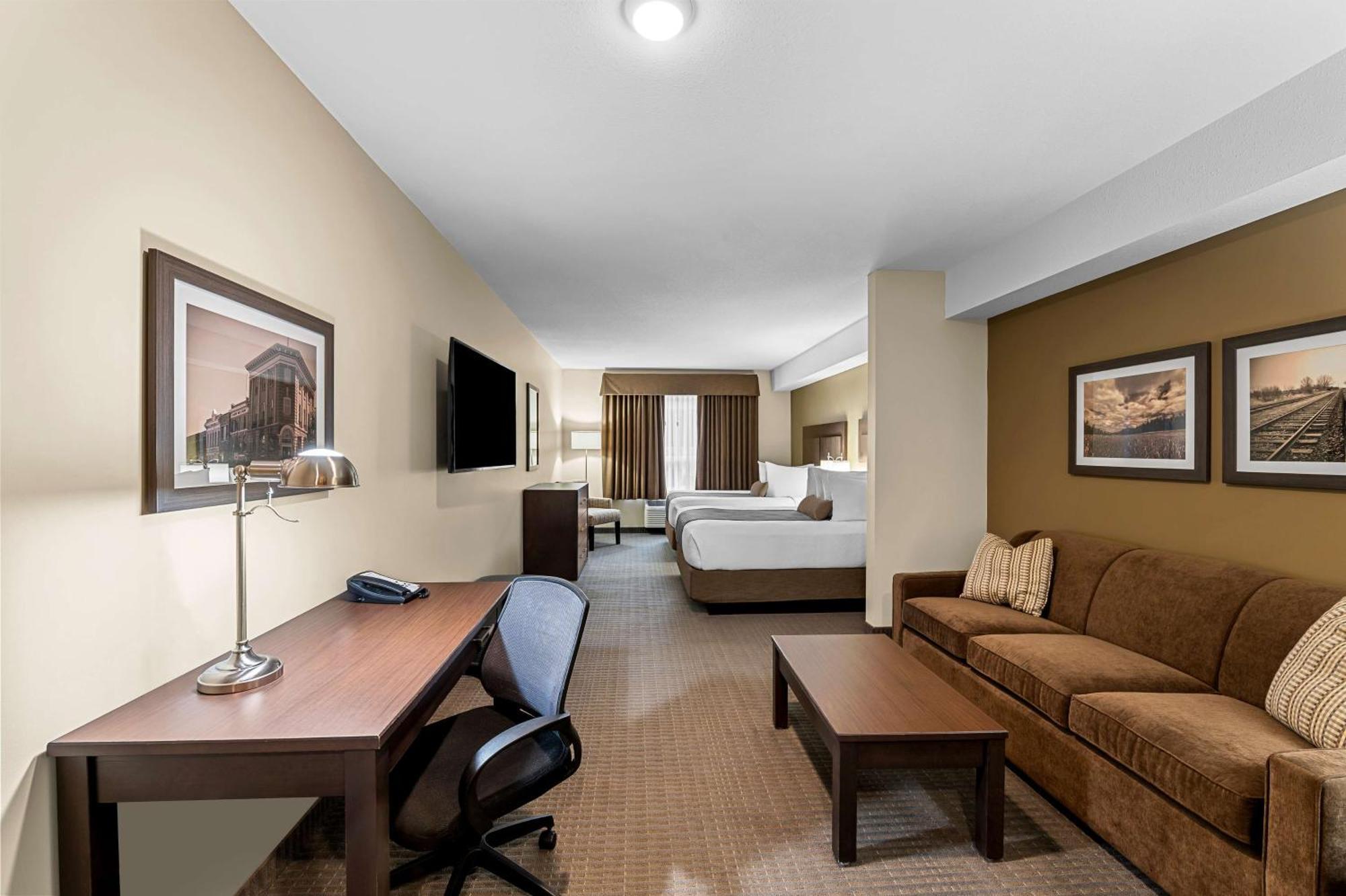 Best Western Plus Lacombe Inn And Suites Ngoại thất bức ảnh