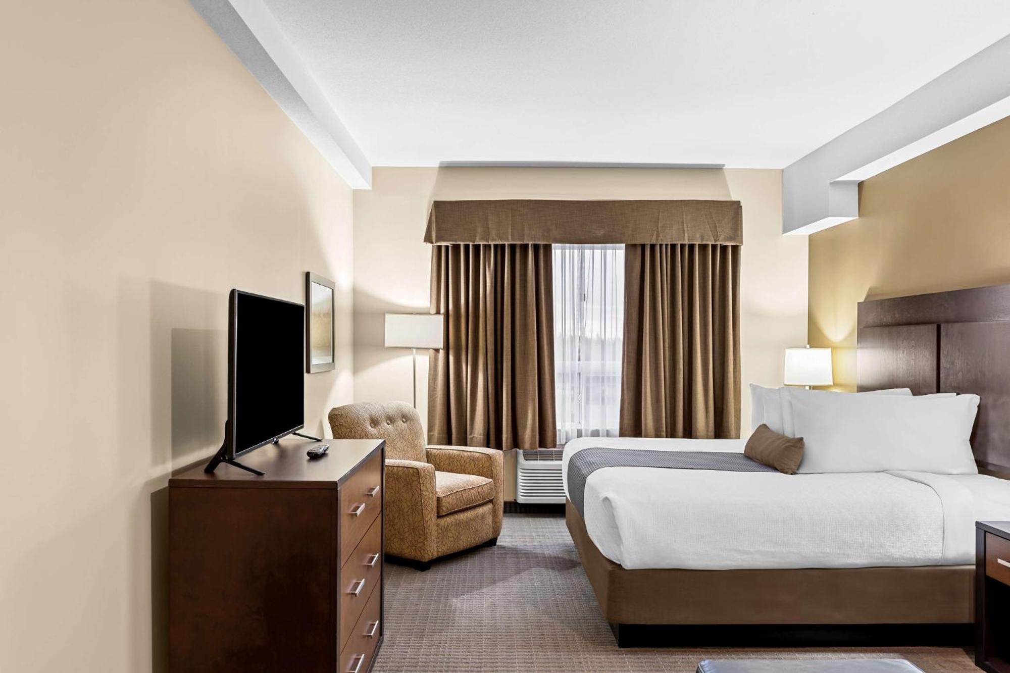 Best Western Plus Lacombe Inn And Suites Ngoại thất bức ảnh
