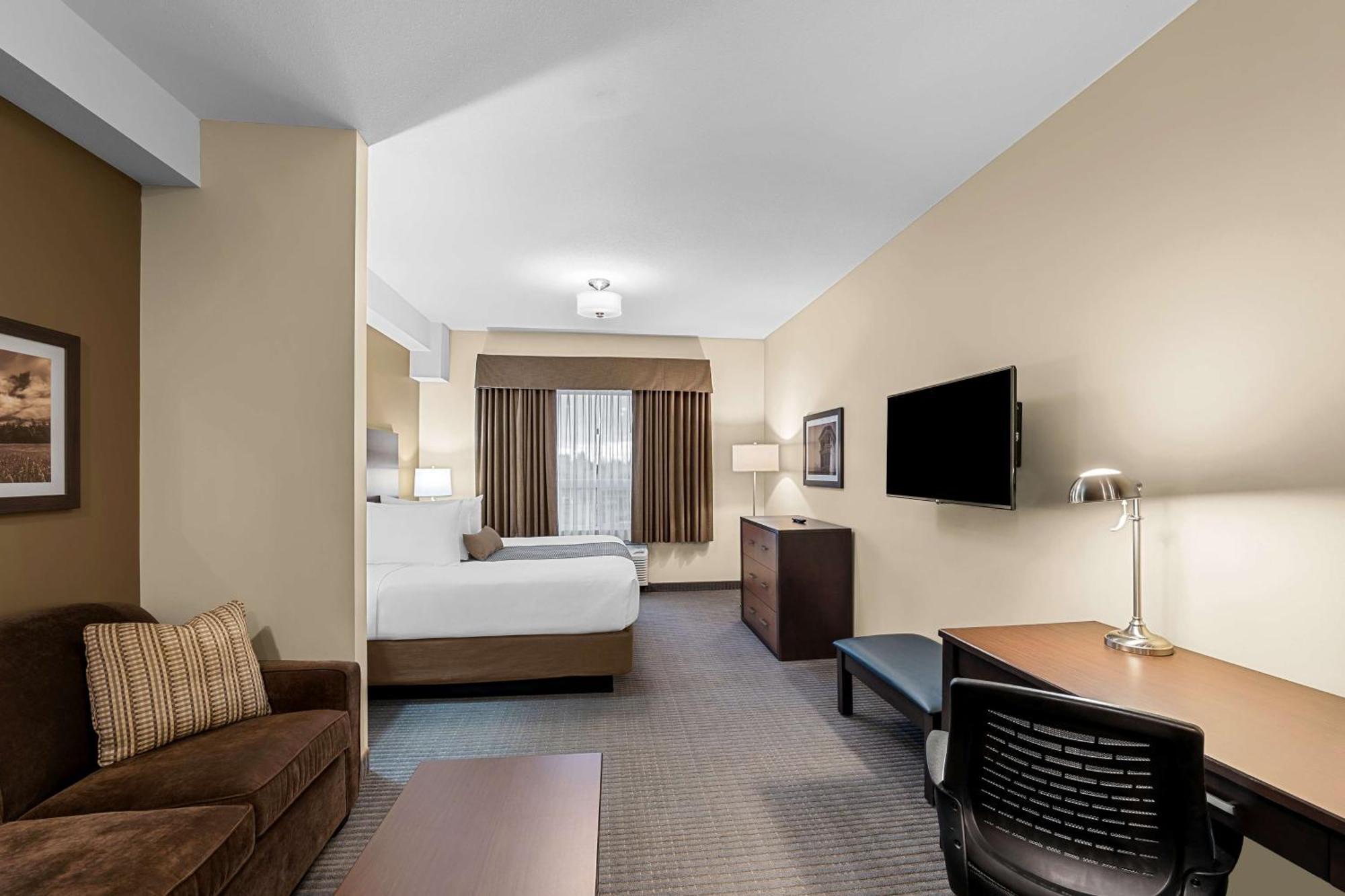 Best Western Plus Lacombe Inn And Suites Ngoại thất bức ảnh